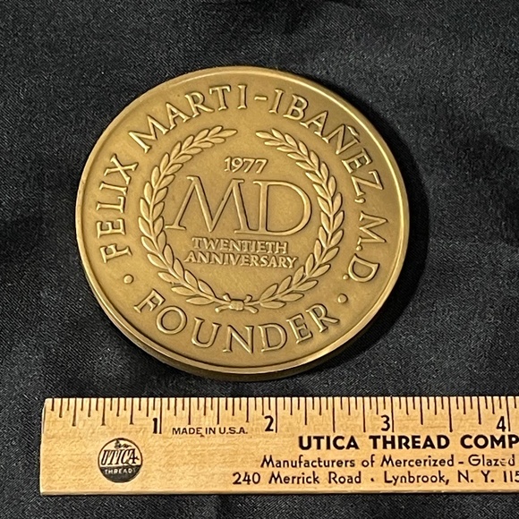 1977 Doctor Felix Marti-Ibanez Large Bronze Medal, Paperweight - Picture 3 of 5